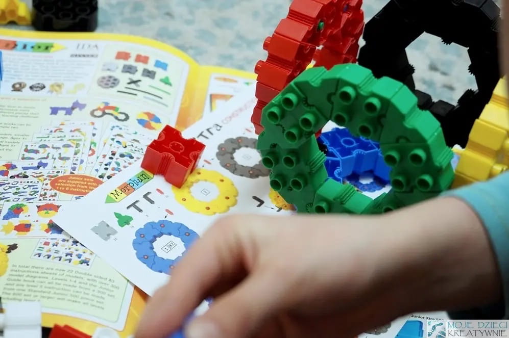 Nauka przez zabawę — jak klocki STEM rozwijają dziecko?