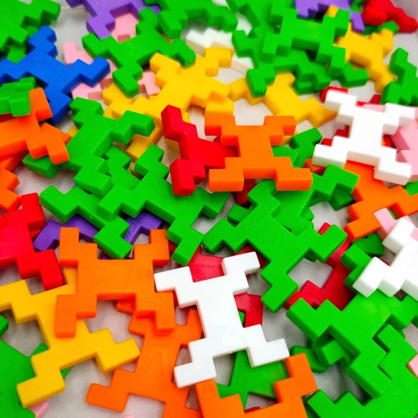 Klocki Incastro Bruce 103 el. – buduj motyla w 2D i 3D, od 4 lat