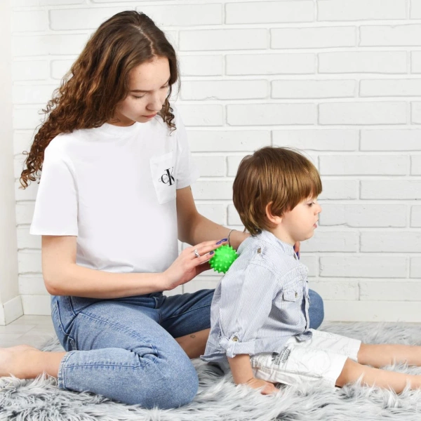 Sensoryczne piłki jeżyki Sensorky 3 sztuki 6m+ Mom's Care