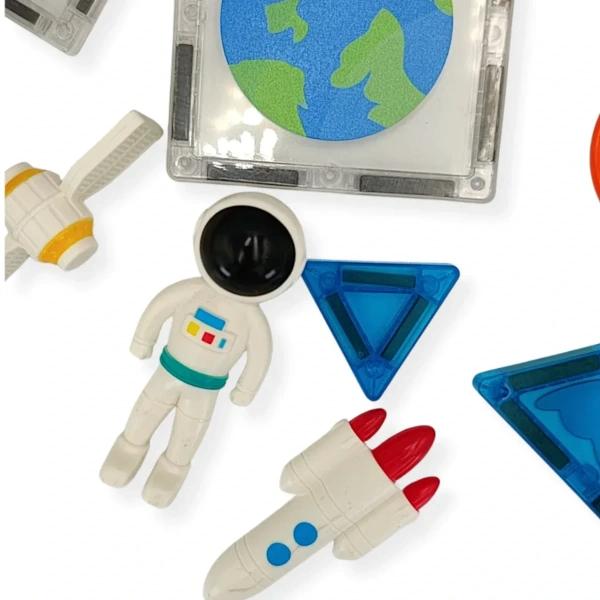 Magnetic tiles Space 39 pcs with astronaut – X-Bida 3+