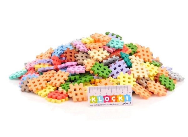 Klocki konstrukcyjne Marioinex Mini Waffle Pastel 500 elementów dla 4-latka wspierające motorykę