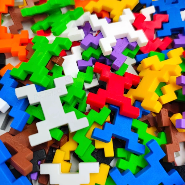 Klocki budowlane Incastro Pack 200 el. w 10 kolorach – 4+