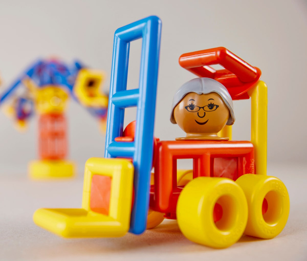 Complementary set of Mobilo blocks - Figures of the world - 18 el.