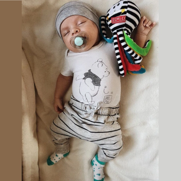 Mini kontrastowa przytulanka Ośmiornica czarno-biała 0+ Mom's Care